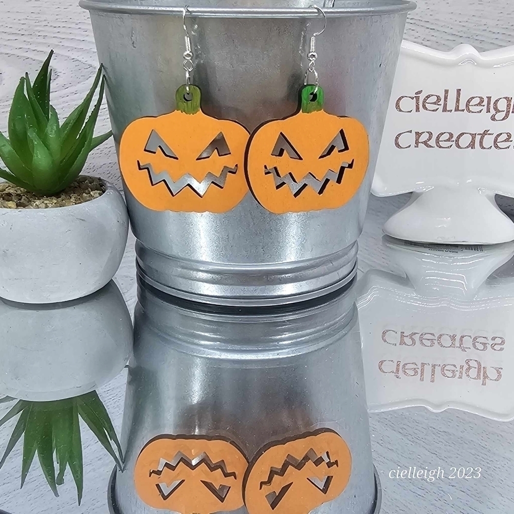 💥4 for $25💥 Halloween Earrings - Jack-o-lantern